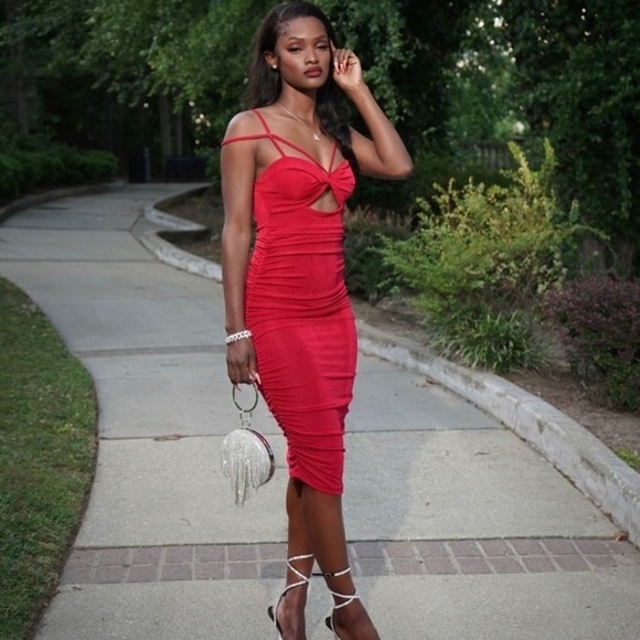 Red midi dress - Picture 6 of 7